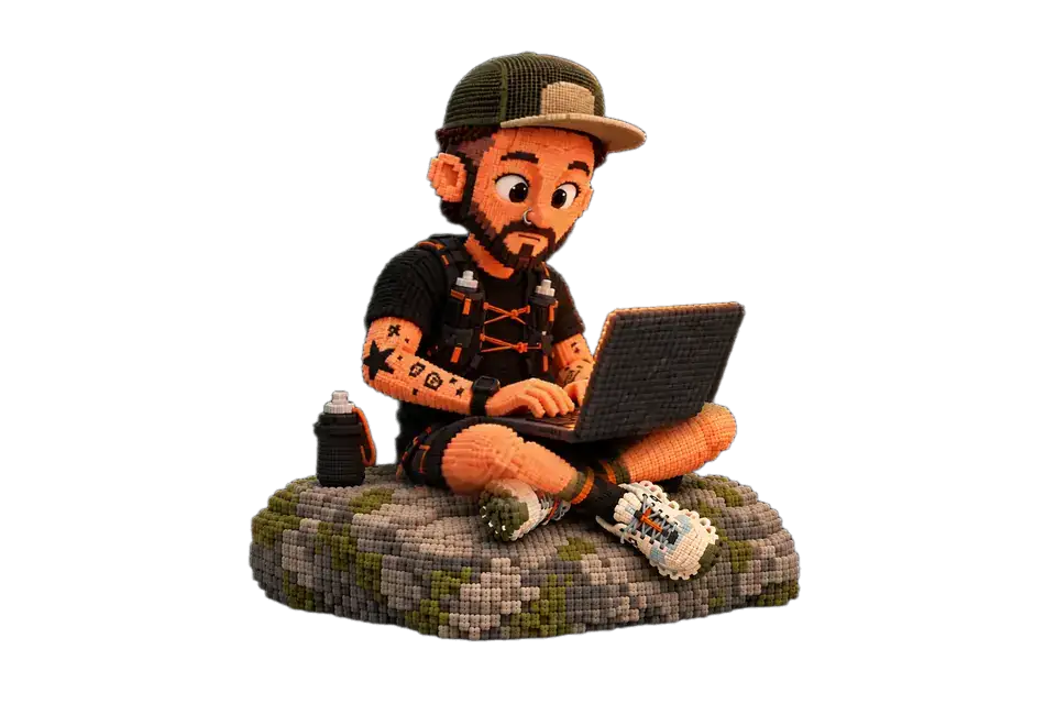 La mascotte voxel de David, assise sur un rocher, qui code sur son portable